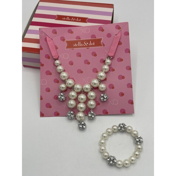 Stella & Dot Girls Olive Pearl Bob & Bracelet Set New - Picture 2 of 9